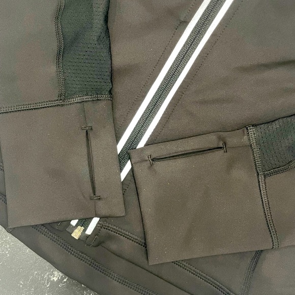 FILA women’s reflective winter running jacket - Picture 3 of 4